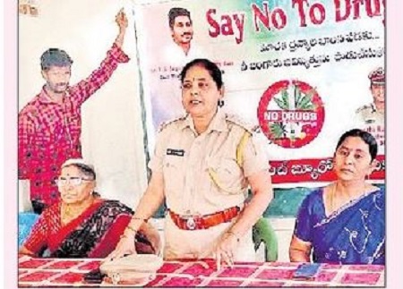 మత్తు పదార్థాలకు దూరంగా ఉండాలి