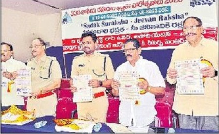 జాగ్రత్తలతో రోడ్డు ప్రమాదాల నివారణ