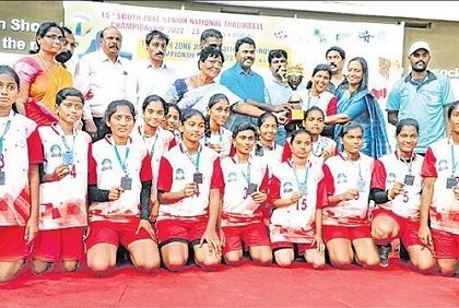 త్రో బాల్ పోటీల్లో సత్తా చాటిన రాష్ట్ర జట్లు