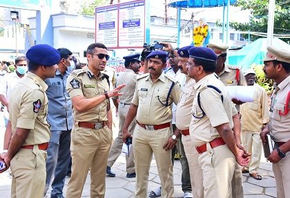 ఉత్సవాల్లో అప్రమత్తంగా ఉండండి