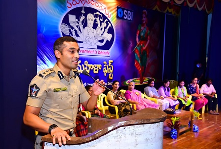 మహిళలు మరింత చురుగ్గా ఆత్మవిశ్వాసంతో ఉండాలి