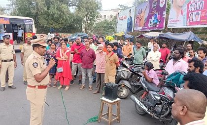 ట్రాఫిక్ నియమాలు పాటించండి
