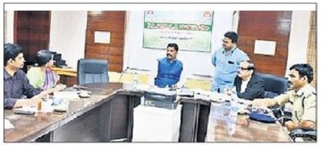 లింగ నిర్ధారణ పరీక్షలు నిర్వహిస్తే కఠిన చర్యలు