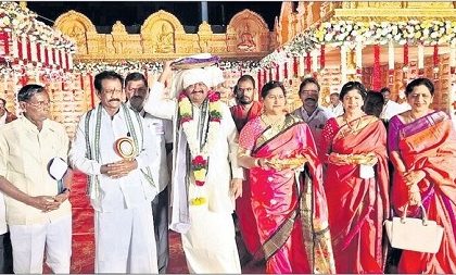 వైభవంగా ప్రారంభమైన తిరునాళ్లు
