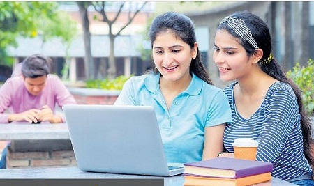 ఆన్ లైన్ చదువుల పైనే ఆసక్తి