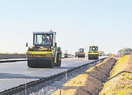 గ్రామాల్లో రీసైక్లింగ్ రోడ్లు