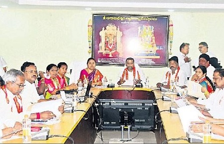 సామాన్య భక్తులే అజెండా