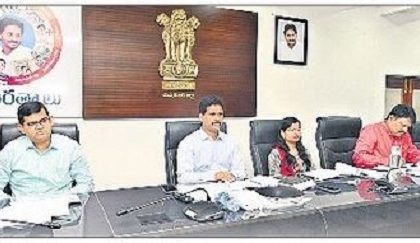 గడువులోగా ఆధార్ అనుసంధాన ప్రక్రియ పూర్తి