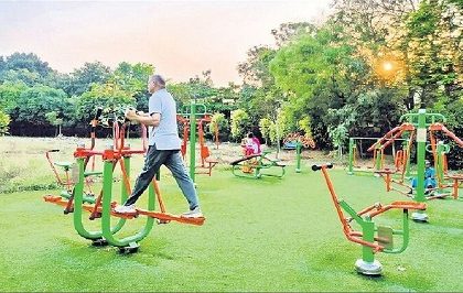 అధునాతన హంగులతో ఓపెన్ జిమ్ లు