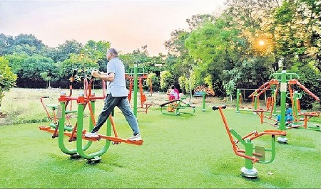 అధునాతన హంగులతో ఓపెన్ జిమ్ లు