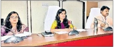 బెంజిసర్కిల్ పై ఓవర్ సర్వీస్ రోడ్ల విస్తరణ