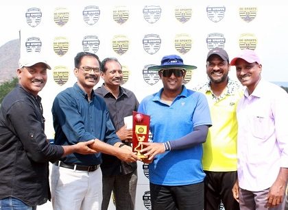 గోస్పోర్ట్స్ ఇంటర్ ప్రొఫెషనల్ టీ-20 కప్ గెలిచిన పోలీస్ కమీషనర్ గారి సి.పి. లెవెన్ జట్టు