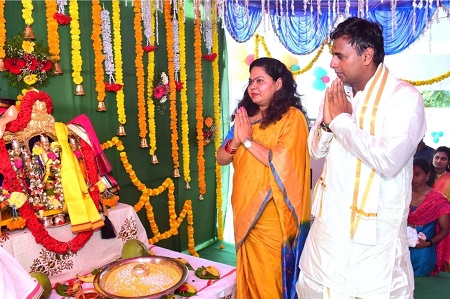 సాయుధ రిజర్వ్ పోలీస్ రామాలయంలో శ్రీరామనవమి సందర్భంగా సీతారాముల కళ్యాణం నిర్వహించిన పోలీస్ కమీషనర్ దంపతులు