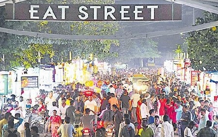 ఫుడ్ కోర్ట్.. ఘుమఘుమలు