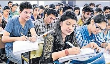 డాక్టర్ చదువుల్లో సమానం!