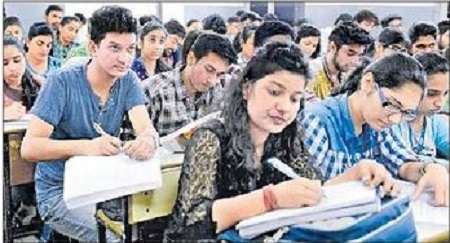 డాక్టర్ చదువుల్లో సమానం!