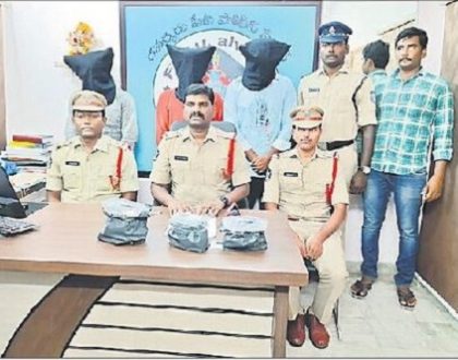 గంజాయి విక్రేతలు అరెస్ట్