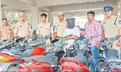 ద్విచక్ర వాహనాల దొంగ అరెస్ట్