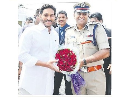 ఆత్మీయ అభినందనలు