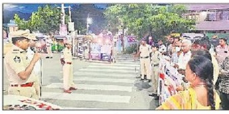 హెల్మెట్ తప్పనిసరిగా ధరించాలి