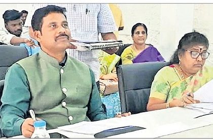 గృహ ప్రవేశాలకు నిర్దేశించిన లక్ష్యాలు పూర్తి చేయాలి