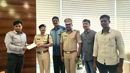 అధికారులను, సిబ్బందిని అభినందించిన పోలీస్ కమీషనర్ శ్రీ కాంతి రాణా టాటా ఐపీఎస్‌గారు