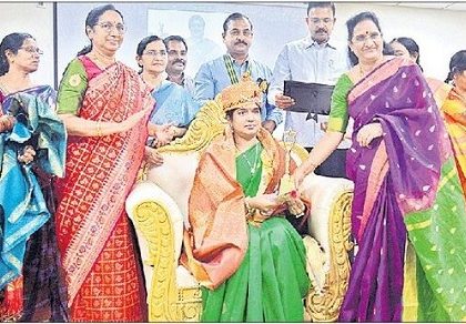 అన్నిరంగాల్లో మహిళల ముందంజ
