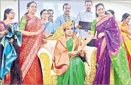 అన్నిరంగాల్లో మహిళల ముందంజ