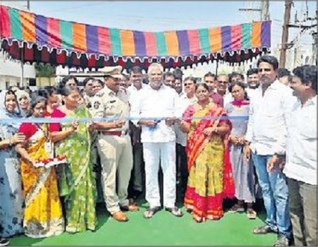 రహదారులకు అత్యంత ప్రాధాన్యం