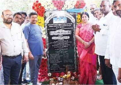 రూ.37 లక్షలతో సీసీ రహదారుల నిర్మాణానికి శంకుస్థాపన