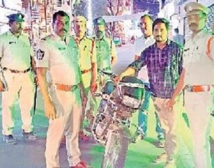 వాహనానికి నంబర్ ప్లేట్ లేకపోతే కేసు నమోదు