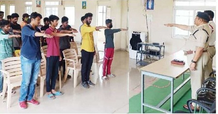 ట్రాఫిక్ నిబంధనలపై ప్రత్యేక కౌన్సిలింగ్