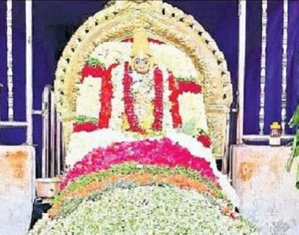పుష్పార్చన.. పులకింత