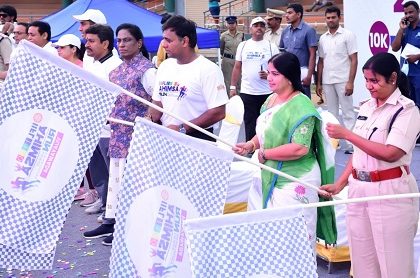 అహింసా పరుగు కార్యక్రమంలో పాల్గొన్న పోలీస్ కమీషనర్ శ్రీ కాంతి రాణా టాటా ఐపీఎస్ గారు