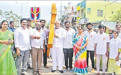భక్తిశ్రద్ధలతో గుడ్ ఫ్రై డే వేడుకలు