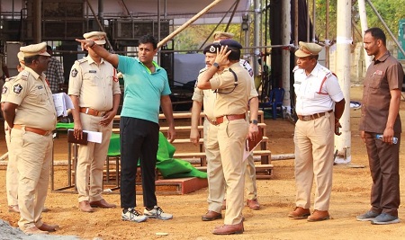 ఇఫ్తార్ విందు భద్రతా ఏర్పాట్లను పరిశీలించిన నగర పోలీస్ కమీషనర్ శ్రీ కాంతి రాణా టాటా ఐపీఎస్ గారు