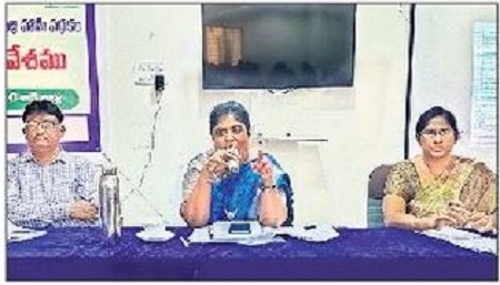 'ఉపాధి' లక్ష్యాన్ని సాధించాలి
