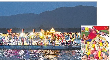 నయనానందం .. నదీ విహారం