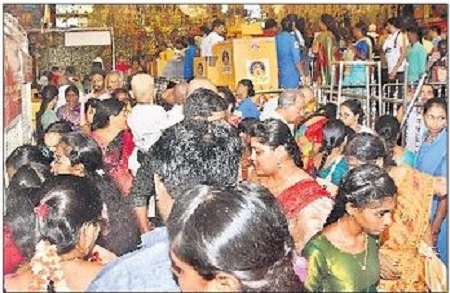 ఇంద్రకీలాద్రిపై భక్తజన సందడి