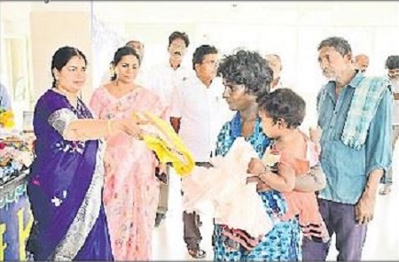 విజయవాడలో హృ'దయ' గోడ