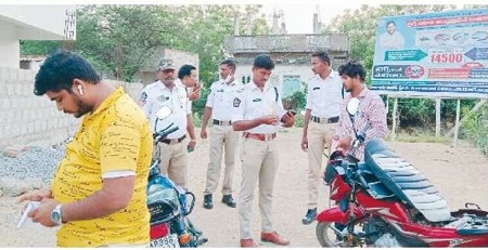 డ్రంక్ అండ్ డ్రైవ్ వాహనదారులకు అవగాహన