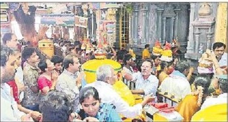 తిరుపతమ్మ దర్శనానికి పోటెత్తిన భక్తులు