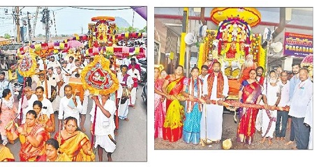 నంది వాహనంపై ఆది దంపతులు