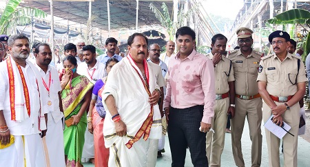 మహా యజ్ఞం ప్రాంతంలో పోలీస్ కమీషనర్ శ్రీ కాంతి రాణా టాటా ఐపీఎస్ గారి ఆకస్మిక తనిఖీలు