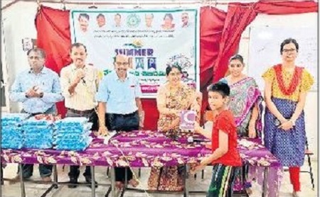 వేసవి శిక్షణ శిబిరాలతో విద్యార్ధులకు విజ్ఞానం