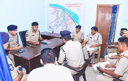 వారధిపై ట్రాఫిక్ నియంత్రణకు చర్యలు: పోలీస్ కమీషనర్ శ్రీ కాంతి రాణా టాటా ఐపీఎస్ గారు