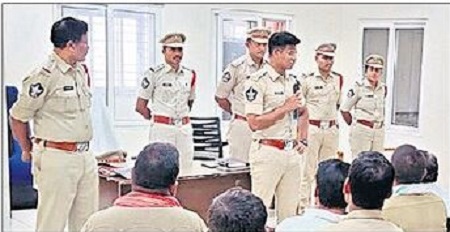 ఆటోడ్రైవర్లు నిబంధనలు పాటించాలి