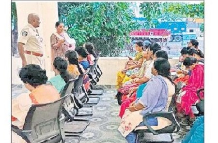నగరంలో విస్తృతంగా ఫుట్ పెట్రోలింగ్