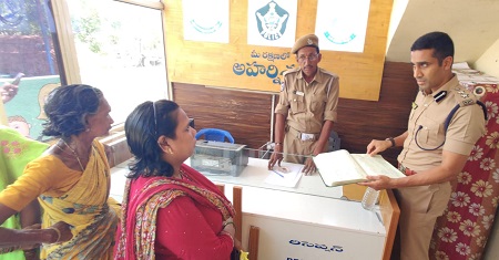 నున్న పోలీస్ స్టేషన్ను తనిఖీ చేసిన పశ్చిమ జోన్ ఇన్చార్జ్ డీసీపీ శ్రీ విశాల్ గున్ని ఐపీఎస్ గారు