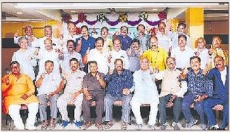 పోలీసుల ఆత్మీయ కలయిక